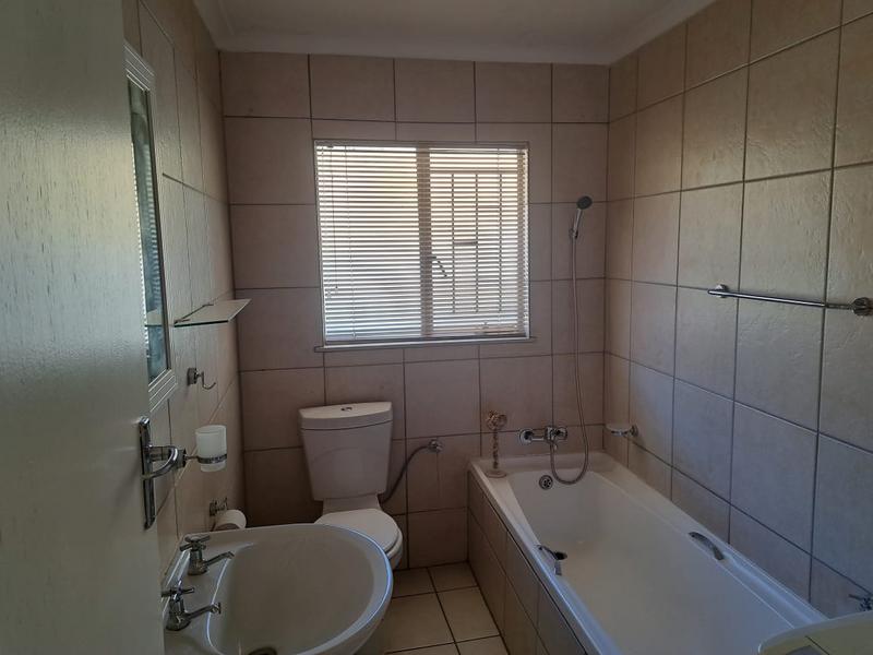 3 Bedroom Property for Sale in Wilro Park Gauteng