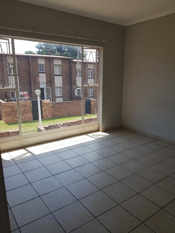To Let 3 Bedroom Property for Rent in Groblerpark Gauteng