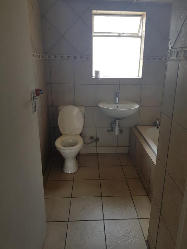 To Let 3 Bedroom Property for Rent in Groblerpark Gauteng