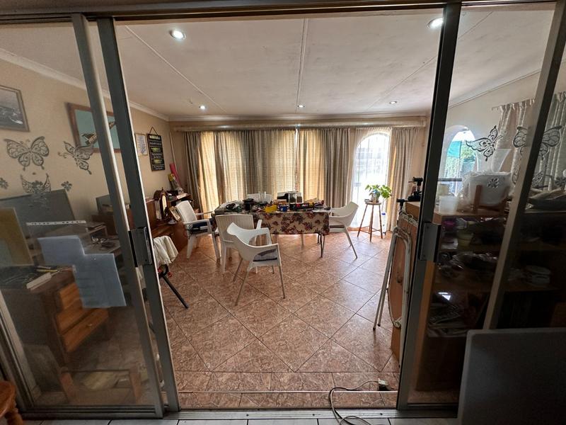 3 Bedroom Property for Sale in Mountain View Gauteng