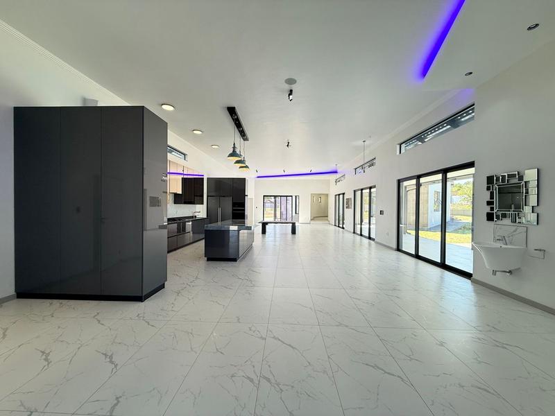 5 Bedroom Property for Sale in Blue Hills Equestrian Estate Gauteng