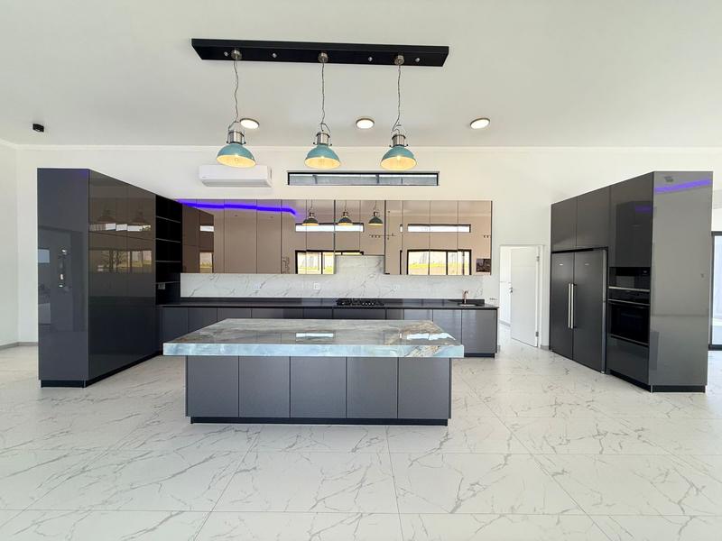 5 Bedroom Property for Sale in Blue Hills Equestrian Estate Gauteng