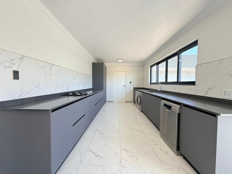 5 Bedroom Property for Sale in Blue Hills Equestrian Estate Gauteng