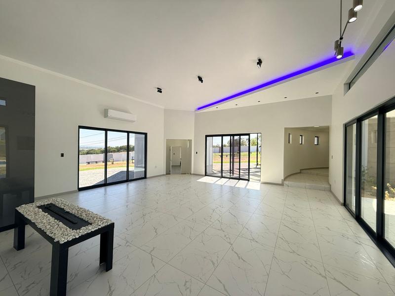 5 Bedroom Property for Sale in Blue Hills Equestrian Estate Gauteng