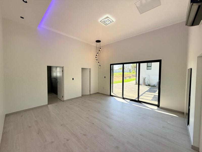 5 Bedroom Property for Sale in Blue Hills Equestrian Estate Gauteng