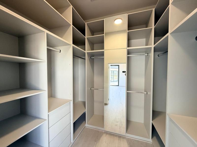 5 Bedroom Property for Sale in Blue Hills Equestrian Estate Gauteng