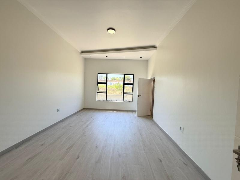 5 Bedroom Property for Sale in Blue Hills Equestrian Estate Gauteng