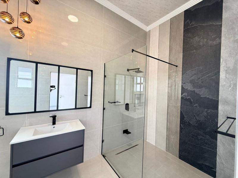 5 Bedroom Property for Sale in Blue Hills Equestrian Estate Gauteng