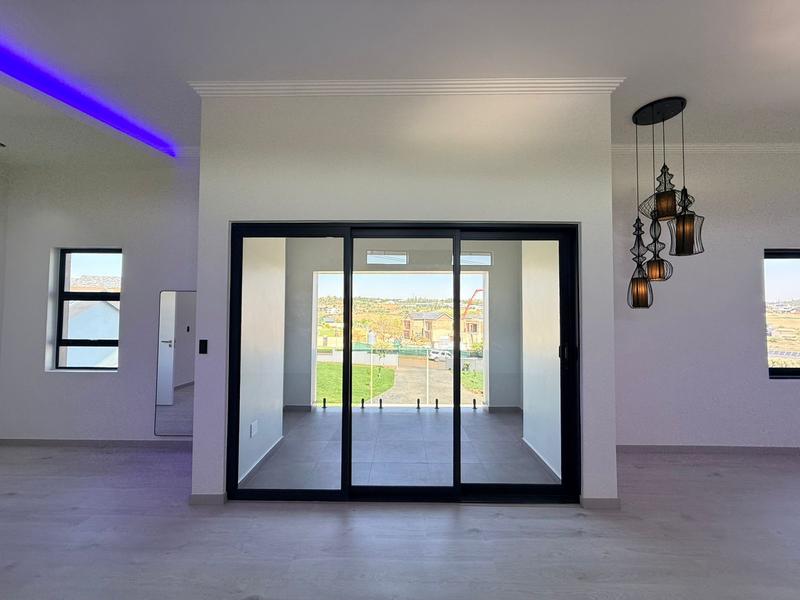 5 Bedroom Property for Sale in Blue Hills Equestrian Estate Gauteng