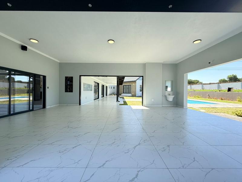 5 Bedroom Property for Sale in Blue Hills Equestrian Estate Gauteng