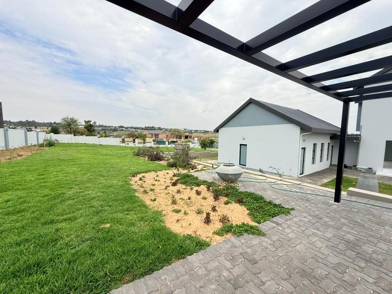 5 Bedroom Property for Sale in Blue Hills Equestrian Estate Gauteng