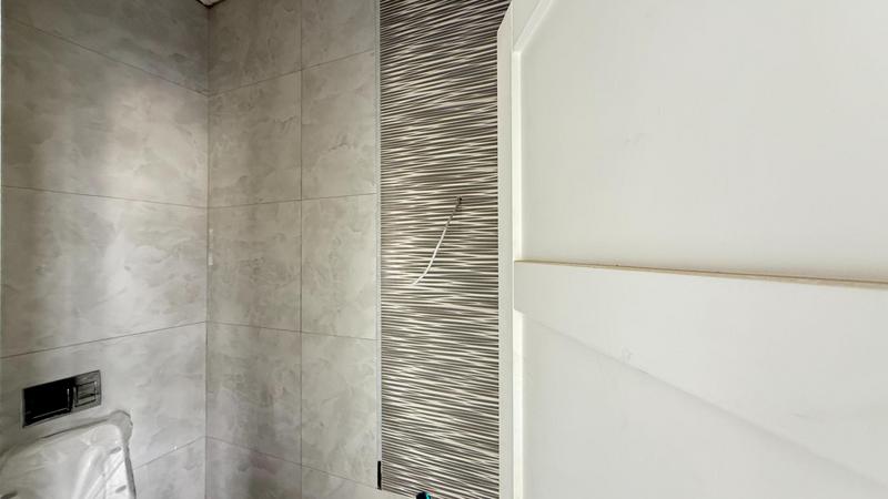 5 Bedroom Property for Sale in Midstream Heights Gauteng