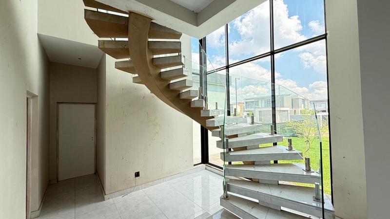 5 Bedroom Property for Sale in Midstream Heights Gauteng