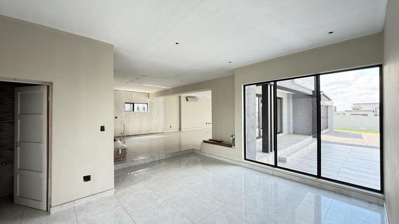 5 Bedroom Property for Sale in Midstream Heights Gauteng