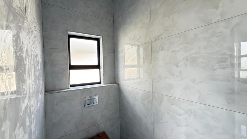 5 Bedroom Property for Sale in Midstream Heights Gauteng