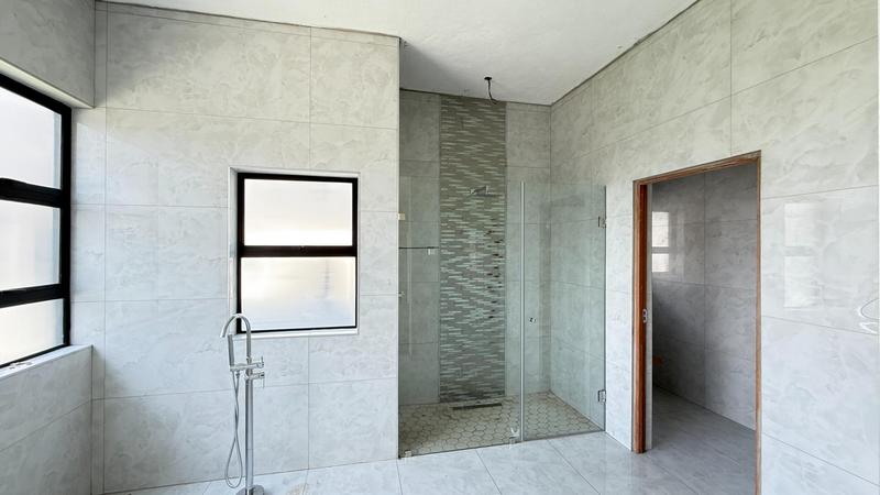 5 Bedroom Property for Sale in Midstream Heights Gauteng