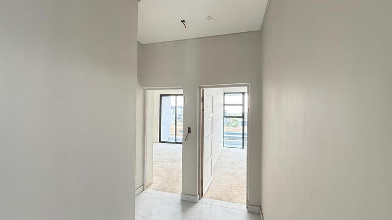 5 Bedroom Property for Sale in Midstream Heights Gauteng