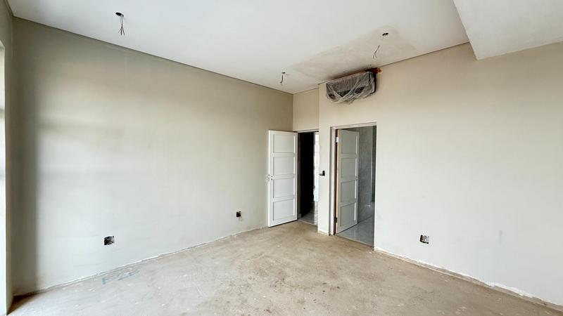 5 Bedroom Property for Sale in Midstream Heights Gauteng