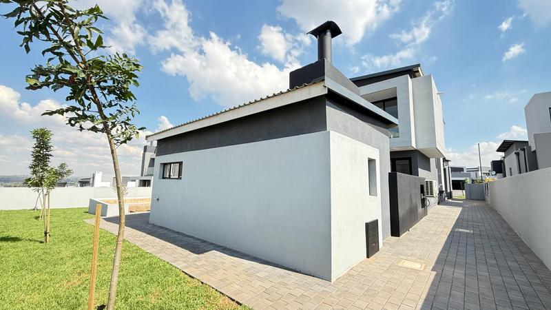 5 Bedroom Property for Sale in Midstream Heights Gauteng