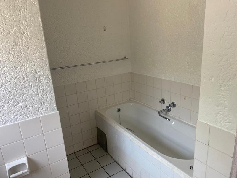 To Let 1 Bedroom Property for Rent in Auckland Park Gauteng