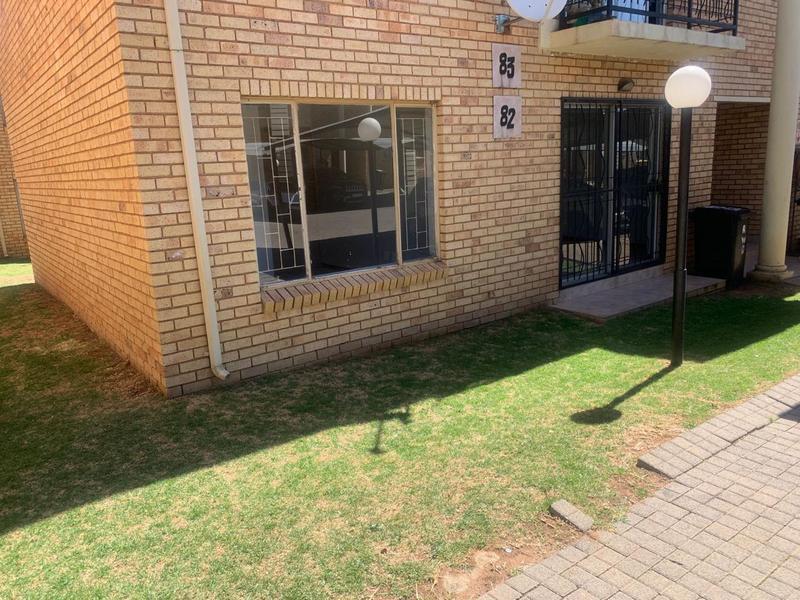 To Let 2 Bedroom Property for Rent in Randfontein Gauteng
