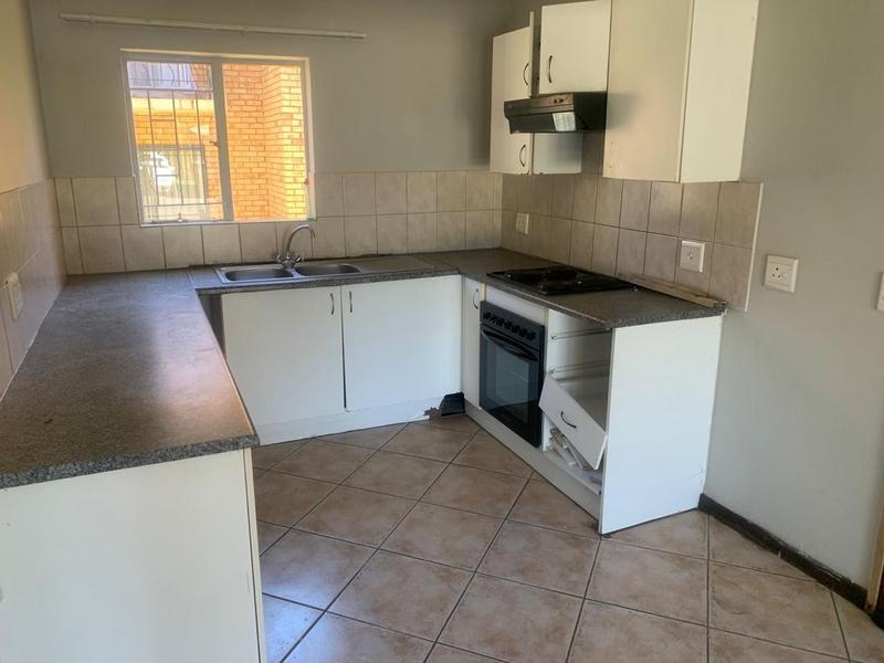 To Let 2 Bedroom Property for Rent in Randfontein Gauteng
