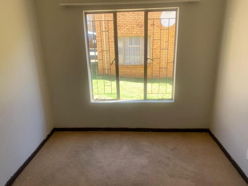 To Let 2 Bedroom Property for Rent in Randfontein Gauteng