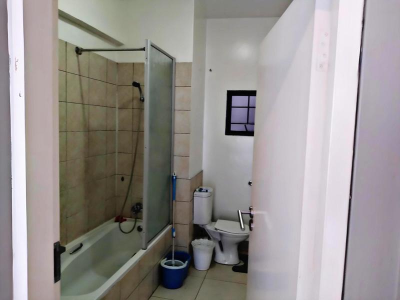 To Let 2 Bedroom Property for Rent in Milpark Gauteng