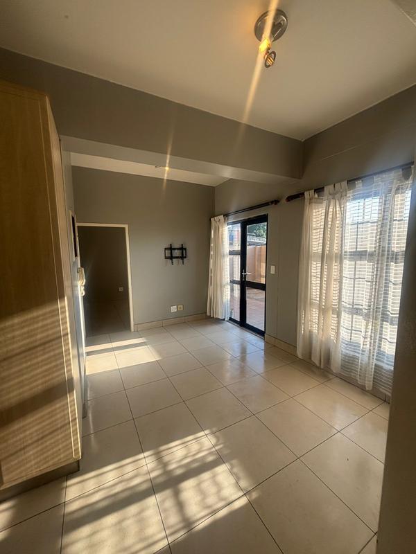 To Let 2 Bedroom Property for Rent in Milpark Gauteng