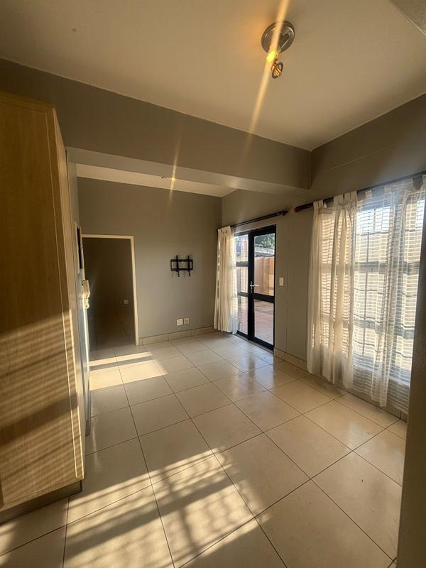 To Let 2 Bedroom Property for Rent in Milpark Gauteng