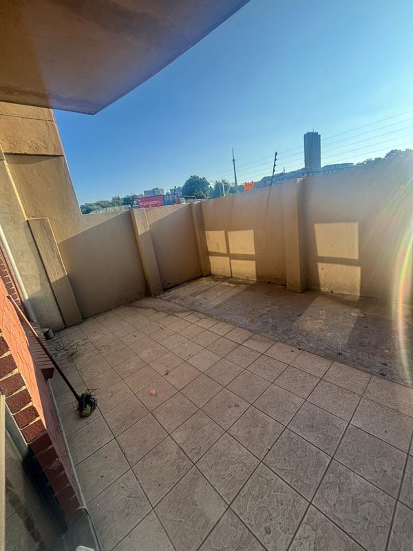 To Let 2 Bedroom Property for Rent in Milpark Gauteng