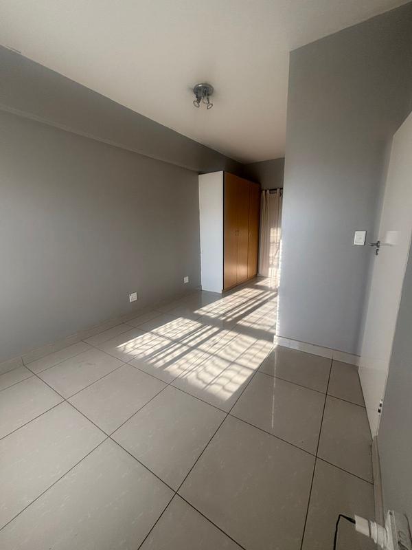 To Let 2 Bedroom Property for Rent in Milpark Gauteng