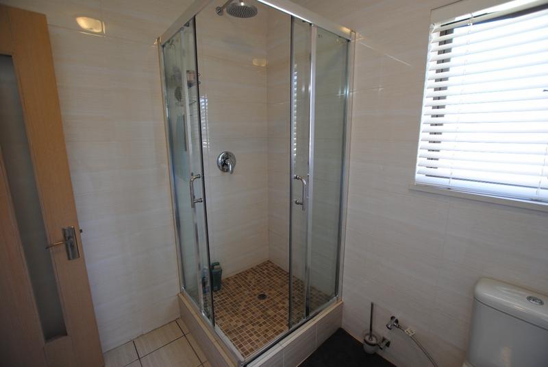 To Let 3 Bedroom Property for Rent in Broadacres Gauteng