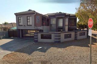 5 Bedroom Property for Sale in The Orchards Gauteng