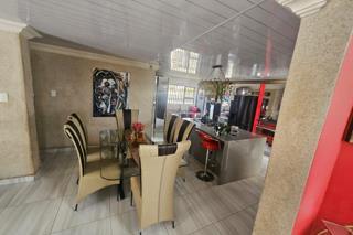 5 Bedroom Property for Sale in The Orchards Gauteng