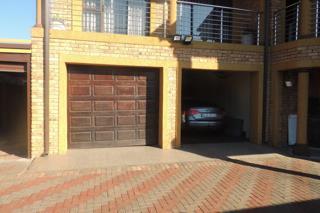 5 Bedroom Property for Sale in The Orchards Gauteng