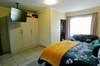 5 Bedroom Property for Sale in The Orchards Gauteng