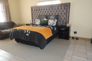 5 Bedroom Property for Sale in The Orchards Gauteng