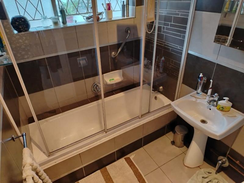 4 Bedroom Property for Sale in Kew Gauteng