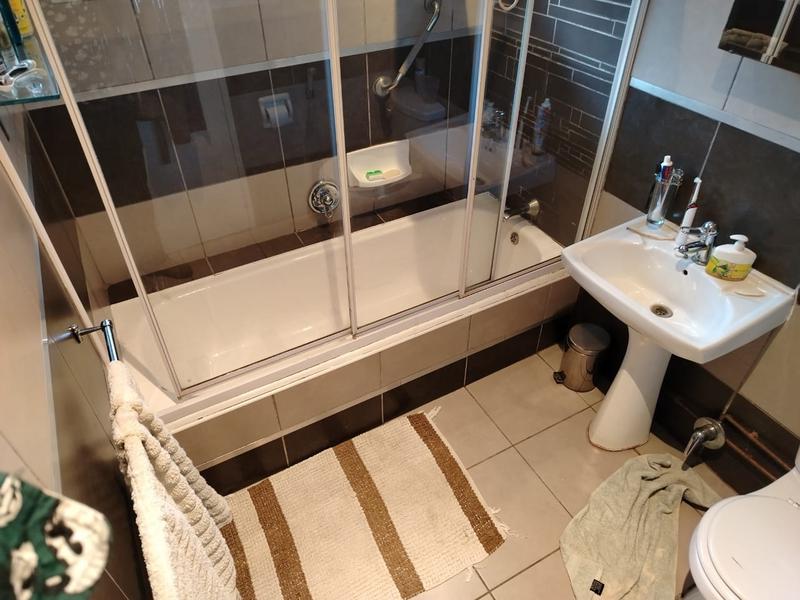 4 Bedroom Property for Sale in Kew Gauteng