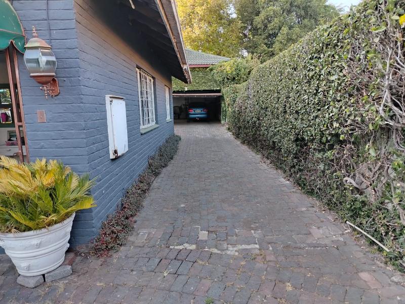 4 Bedroom Property for Sale in Kew Gauteng