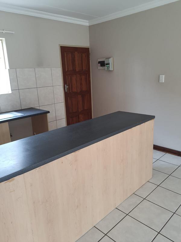 To Let 1 Bedroom Property for Rent in Silver Lakes Gauteng