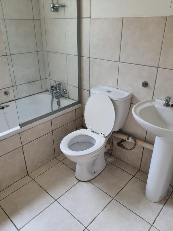 To Let 1 Bedroom Property for Rent in Silver Lakes Gauteng
