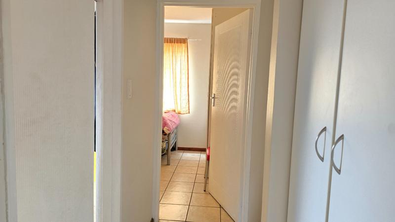 2 Bedroom Property for Sale in Annlin-wes Gauteng