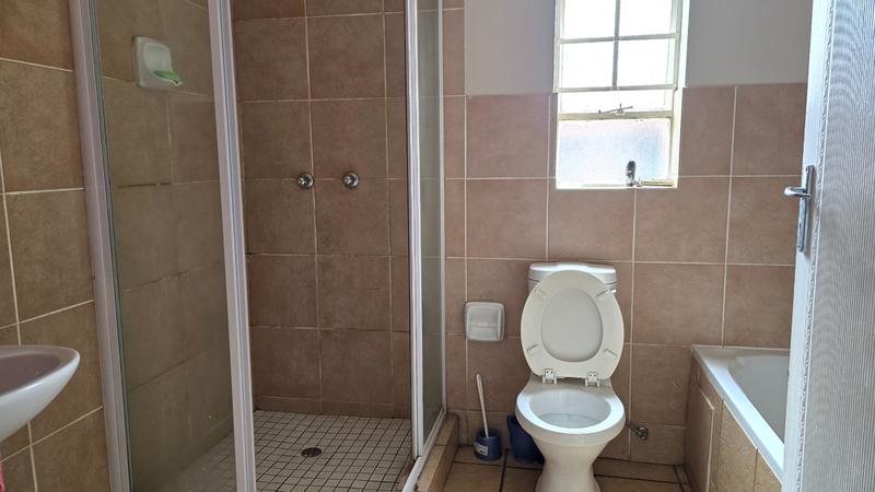 2 Bedroom Property for Sale in Annlin-wes Gauteng