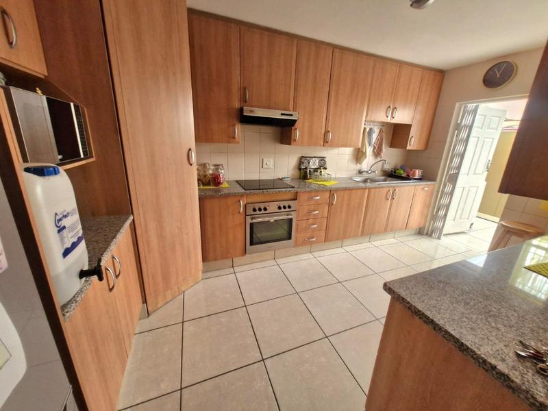 3 Bedroom Property for Sale in Magalieskruin Gauteng