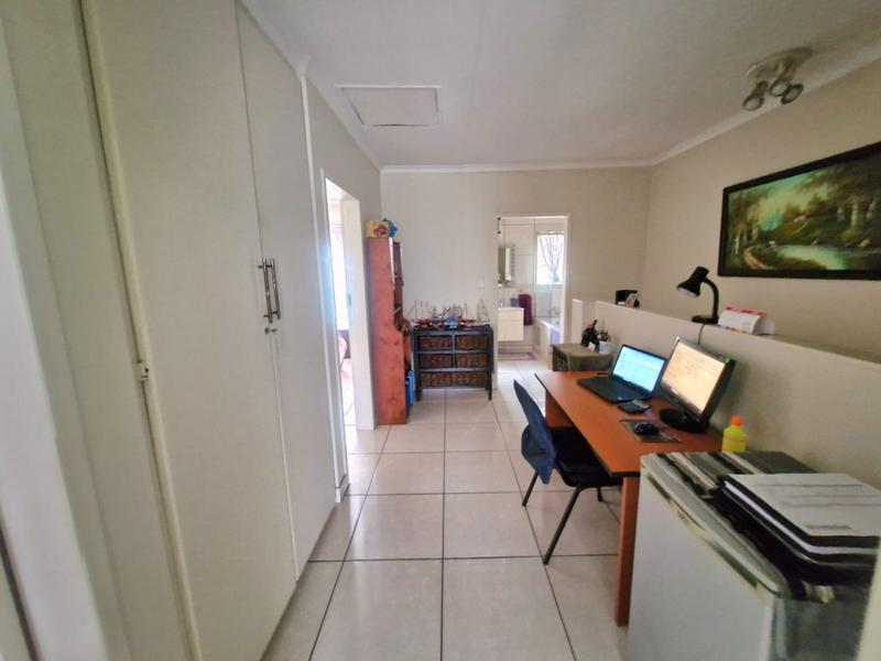 3 Bedroom Property for Sale in Magalieskruin Gauteng
