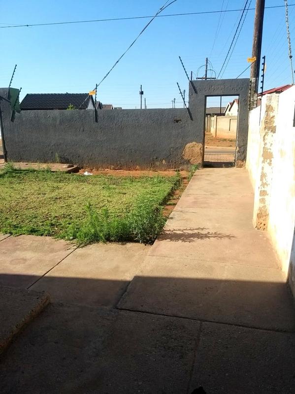 2 Bedroom Property for Sale in Protea Glen Gauteng