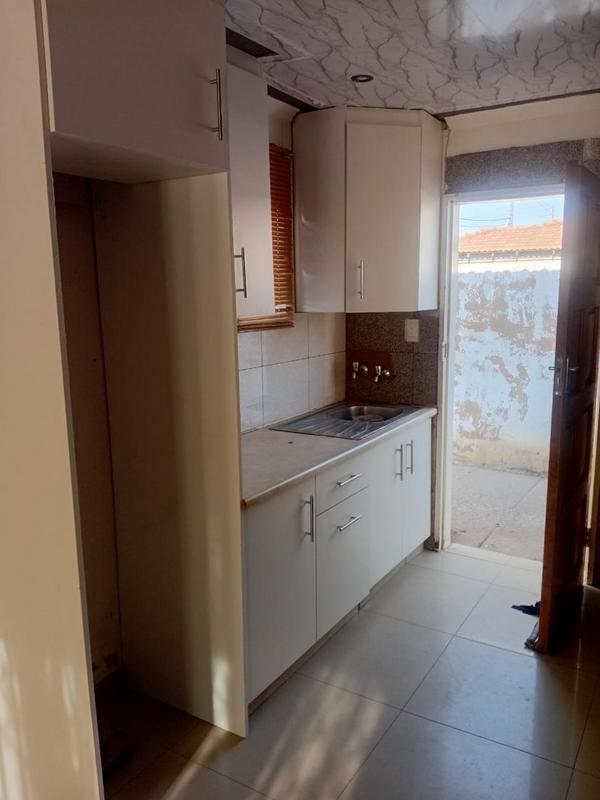 2 Bedroom Property for Sale in Protea Glen Gauteng