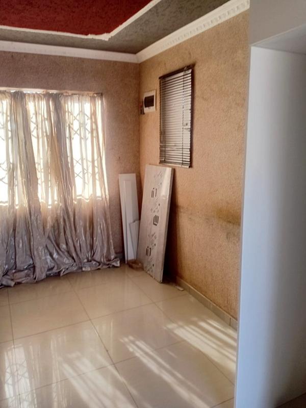 2 Bedroom Property for Sale in Protea Glen Gauteng